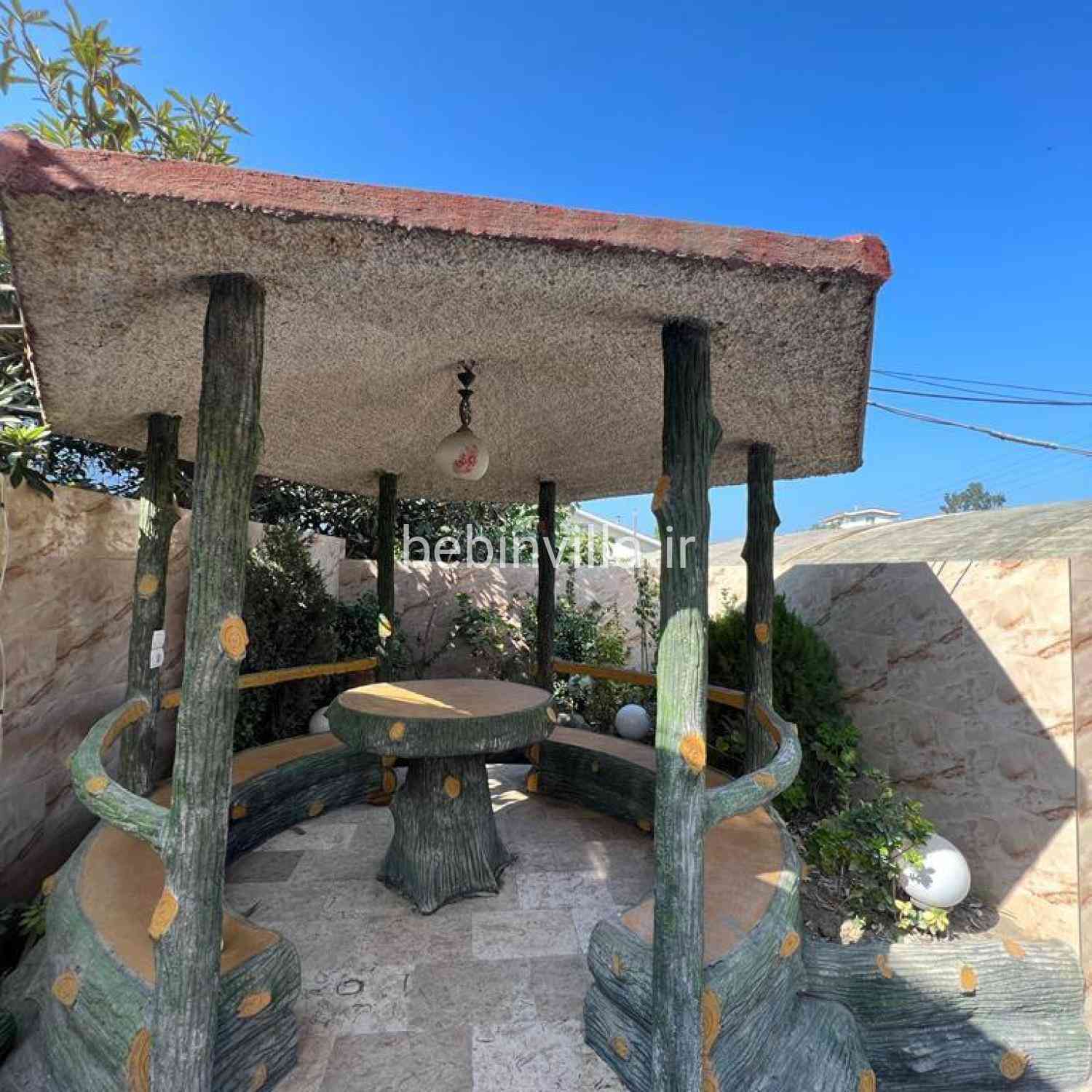 ویلا با استخر سرپوشیده در چالوس