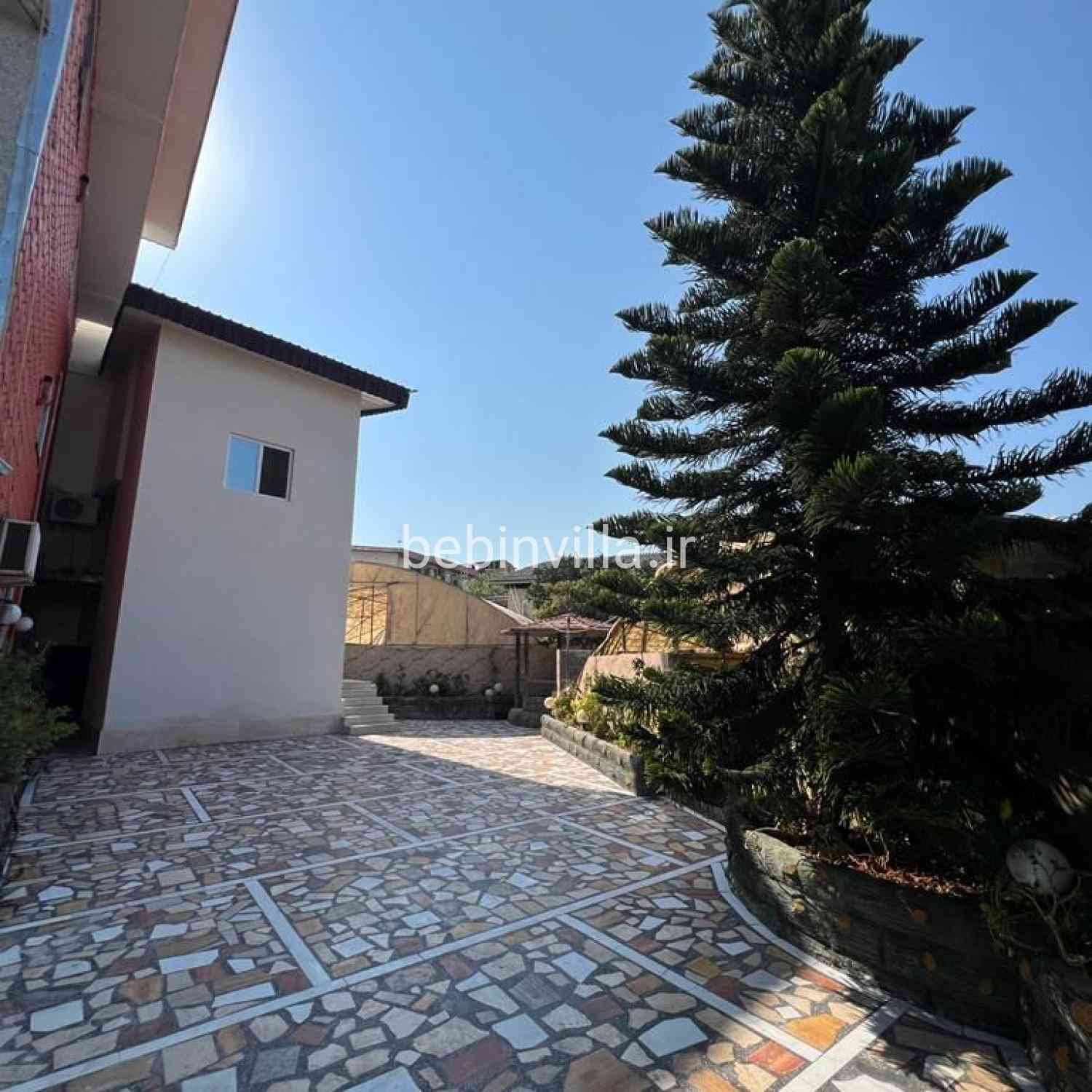 ویلا با استخر سرپوشیده در چالوس